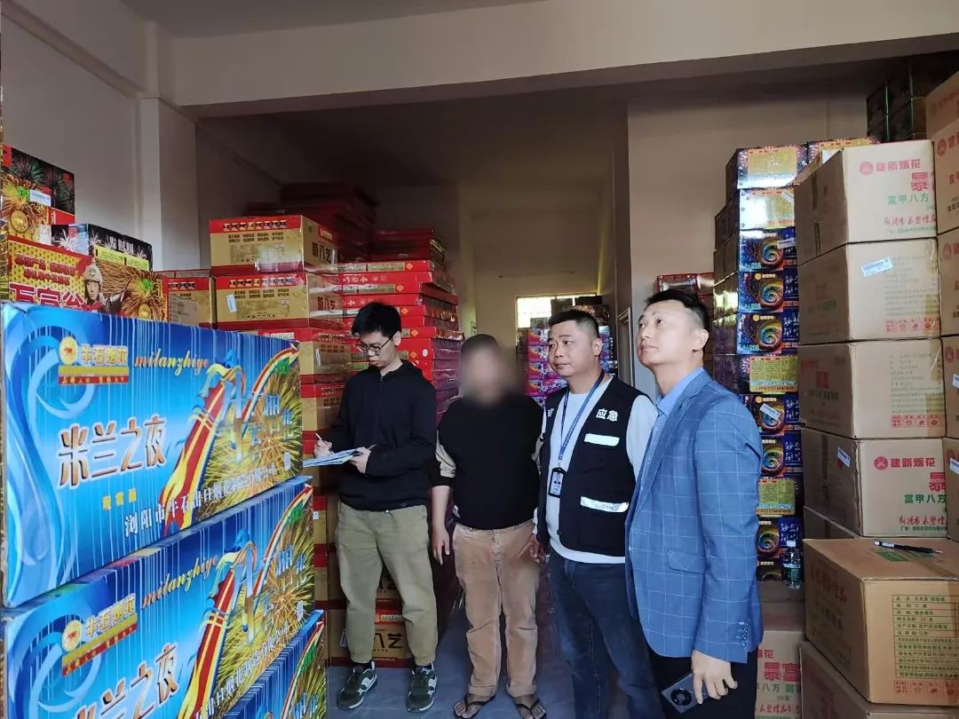惠阳区迅速查处一起违法储存烟花爆竹案件